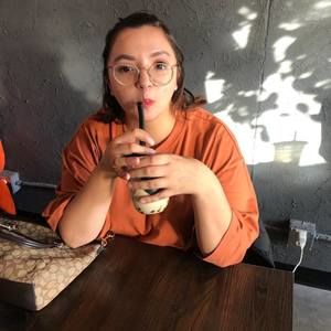 Meet your Posher, Carli